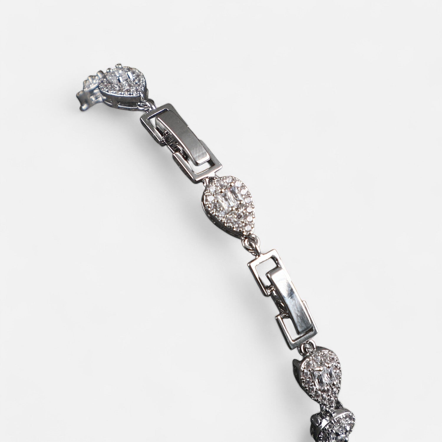 Celeste Teardrop Bracelet - Dolce Vincita